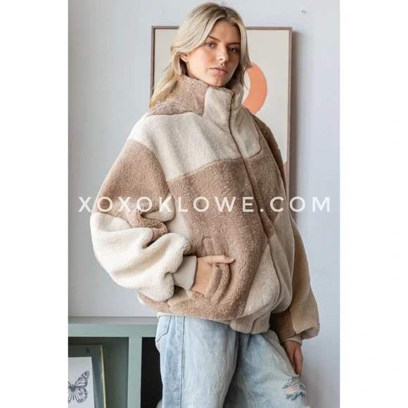 Oli & Hali Two Tone Zip Front Plush Cozy Sherpa Bomber in Mocha Cream Latte - Picture 4 of 9